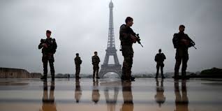 armée tour eiffel