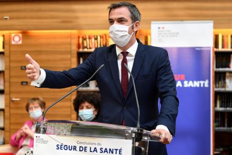 Véran masqué